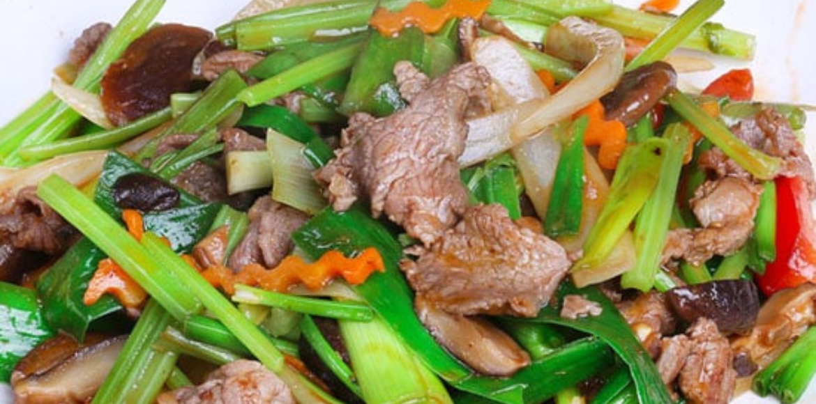 Bò Vinabeef xào cần tây